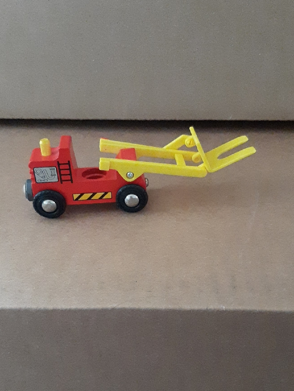 Brio Wooden Trucks - Picture 10 of 10